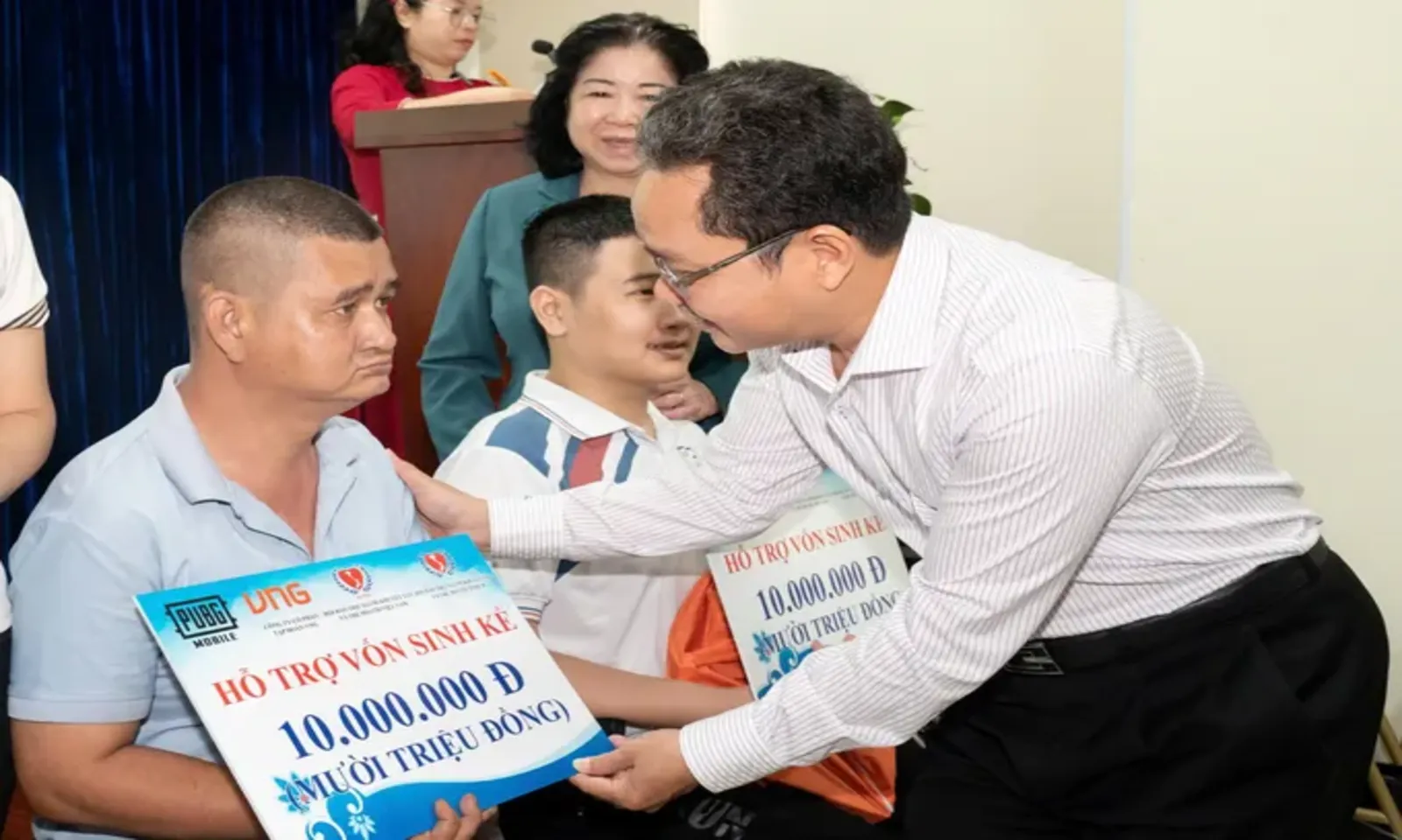 Trao sinh kế, xe lăn giúp người khuyết tật TPHCM vươn lên – Hình 1