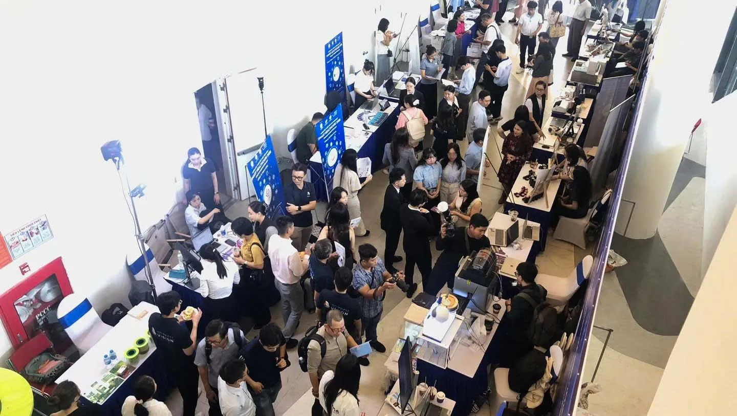 z7703273820809_f0c102c2b83f3b1d5a234549b860f3e1