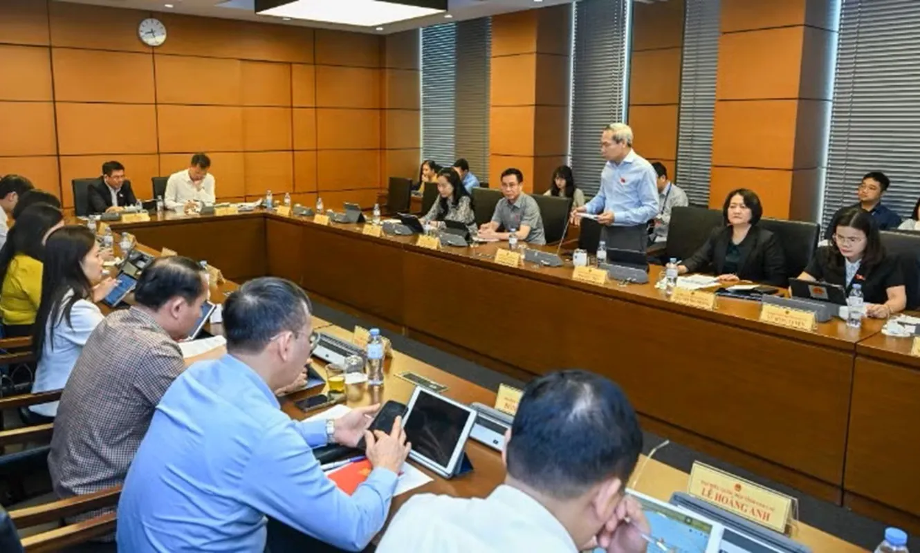 Đại biểu Quốc hội: Dự trữ xăng dầu là “mua bảo hiểm“ cho nền kinh tế