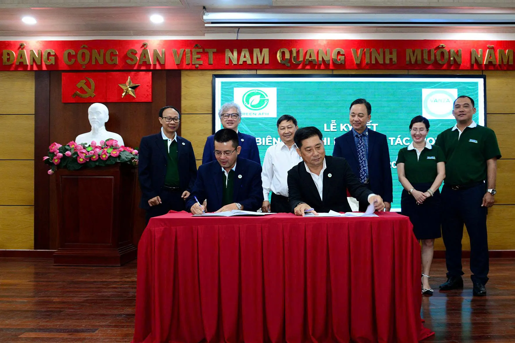 gen-h-VANZA HCM - SME VÀ GREEN HCM SME KY MOU