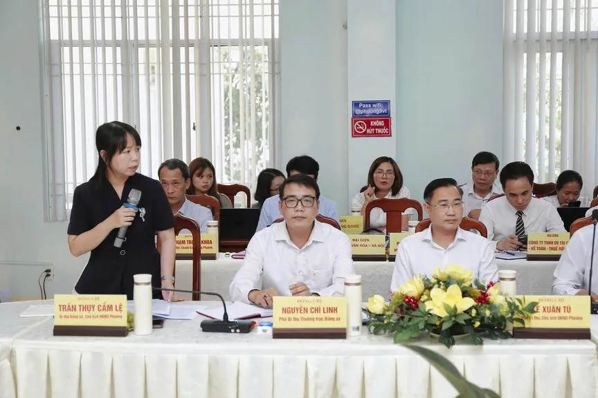 lanh-dao-dia-phuong-bao-cao-voi-doan-cong-tac_20260411084055