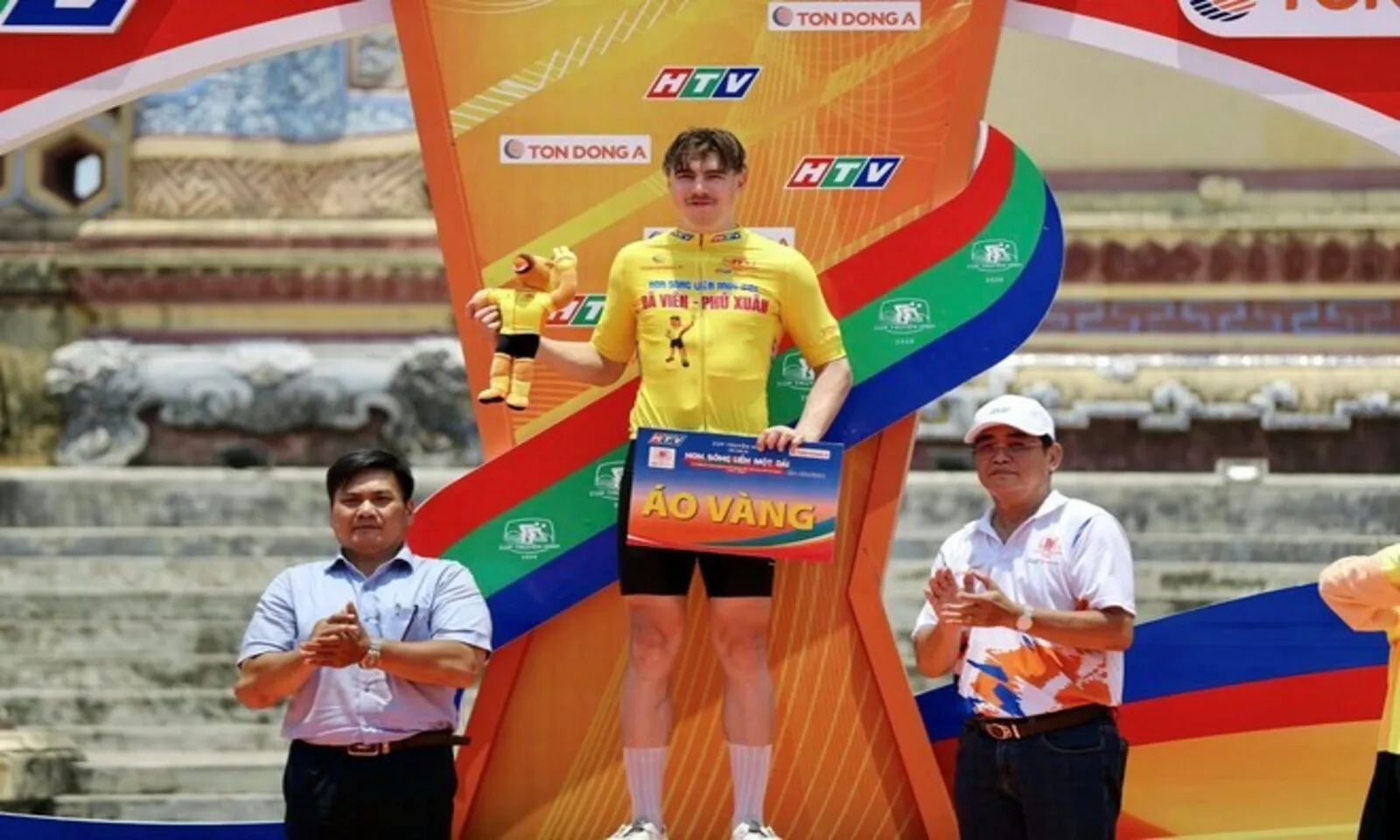 Chặng 9 Cúp Truyền hình Marchuk Dzianis giữ Áo Vàng, Áo Xanh tại Huế - Hình 5