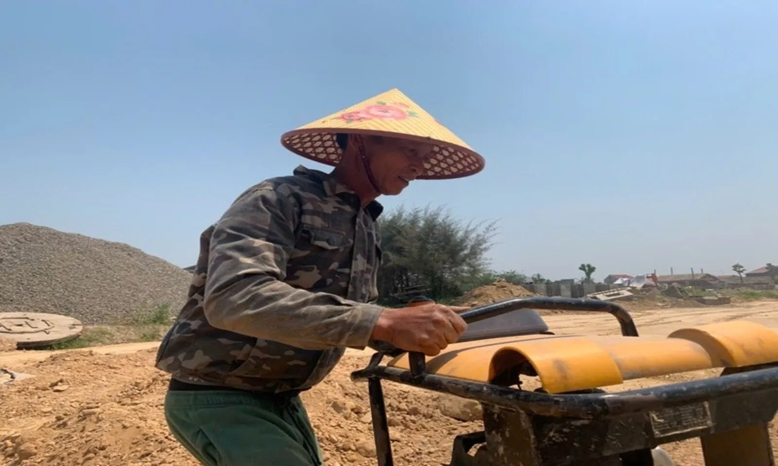 Nắng nóng gay gắt diện rộng, miền Trung có nơi trên 40°C