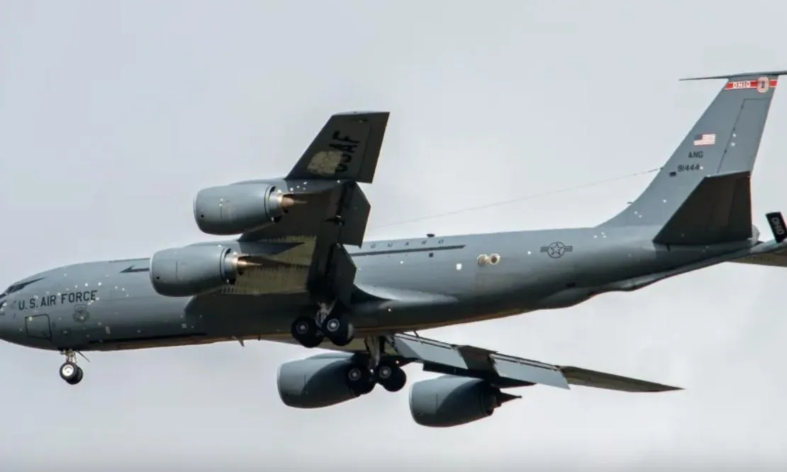 Máy bay Mỹ trở về từ Trung Đông đầy những mảnh vá