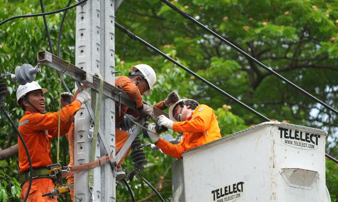 Ngành điện TPHCM trước bài toán cấp điện cho hàng ngàn nhà máy lớn