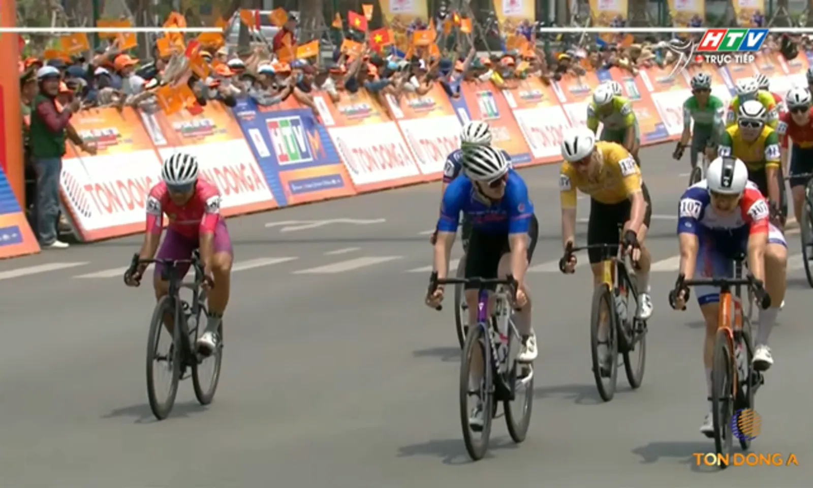 Zachary Patterson thắng nghẹt thở chặng 11 Cúp Truyền hình 2026 – Hình 1