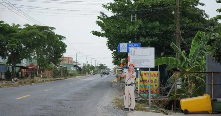Mô hình hình nộm CSGT “bắn tốc độ” ở Tây Ninh nhận lời khen từ cộng đồng mạng