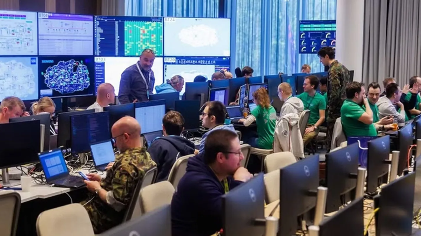 Cuộc diễn tập an ninh mạng quy mô lớn mang tên Locked Shields - Ảnh AFP