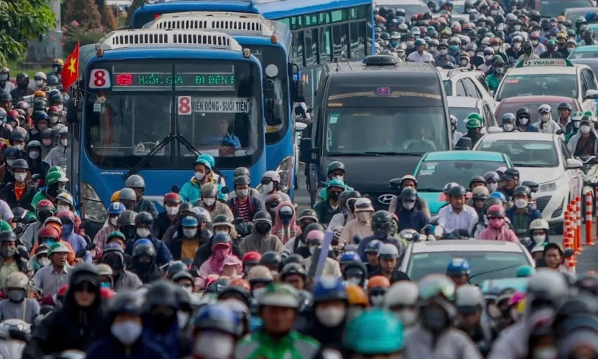 Miễn vé buýt: “Cú hích” chưa đủ mạnh