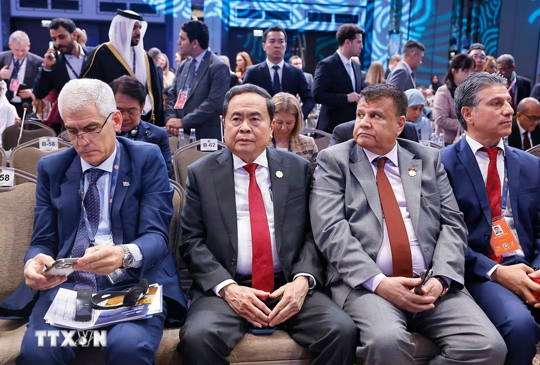 chu-tich-quoc-hoi-tran-thanh-man-du-phien-khai-mac-ipu-152-6