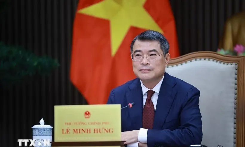 Thủ tướng Lê Minh Hưng điện đàm với Thủ tướng Singapore Lawrence Wong