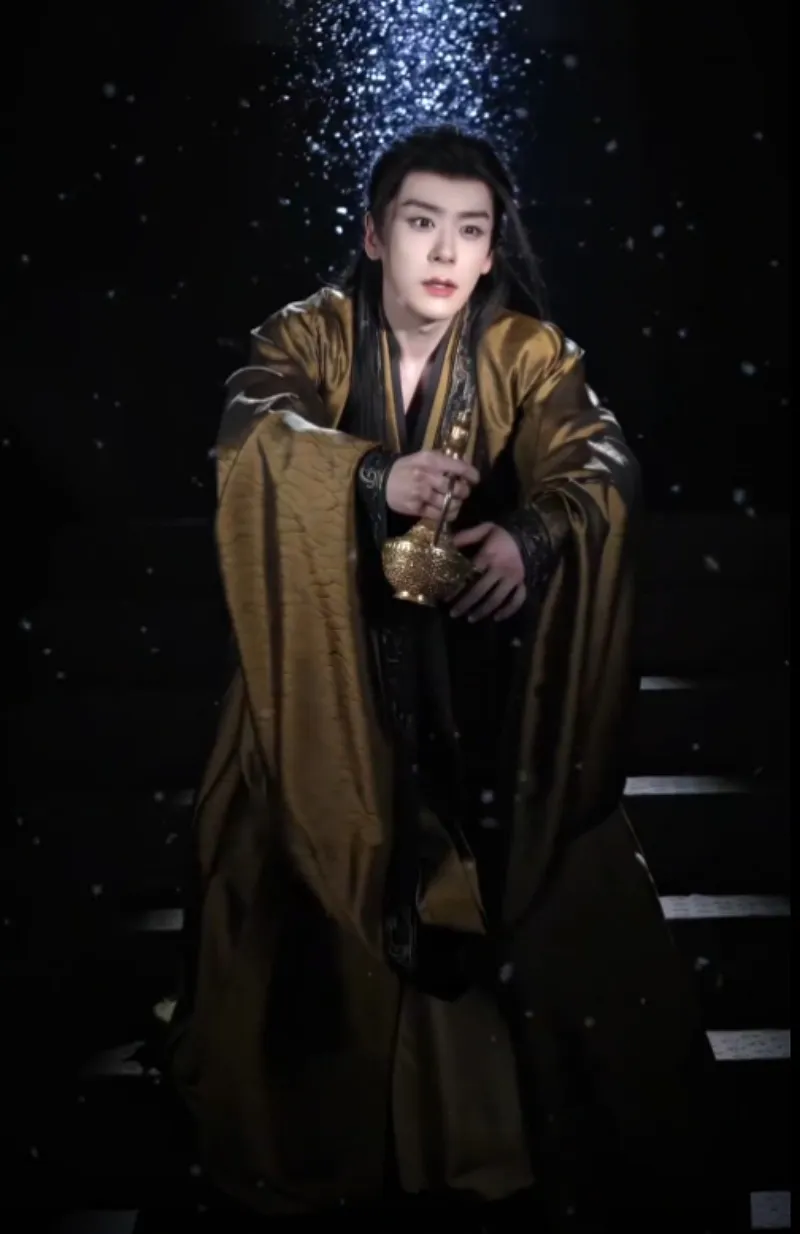 voh-ngo-can-ngon-tai-xuat-duong-dua-bao-thu-nam-chinh-gay-bat-ngo-10