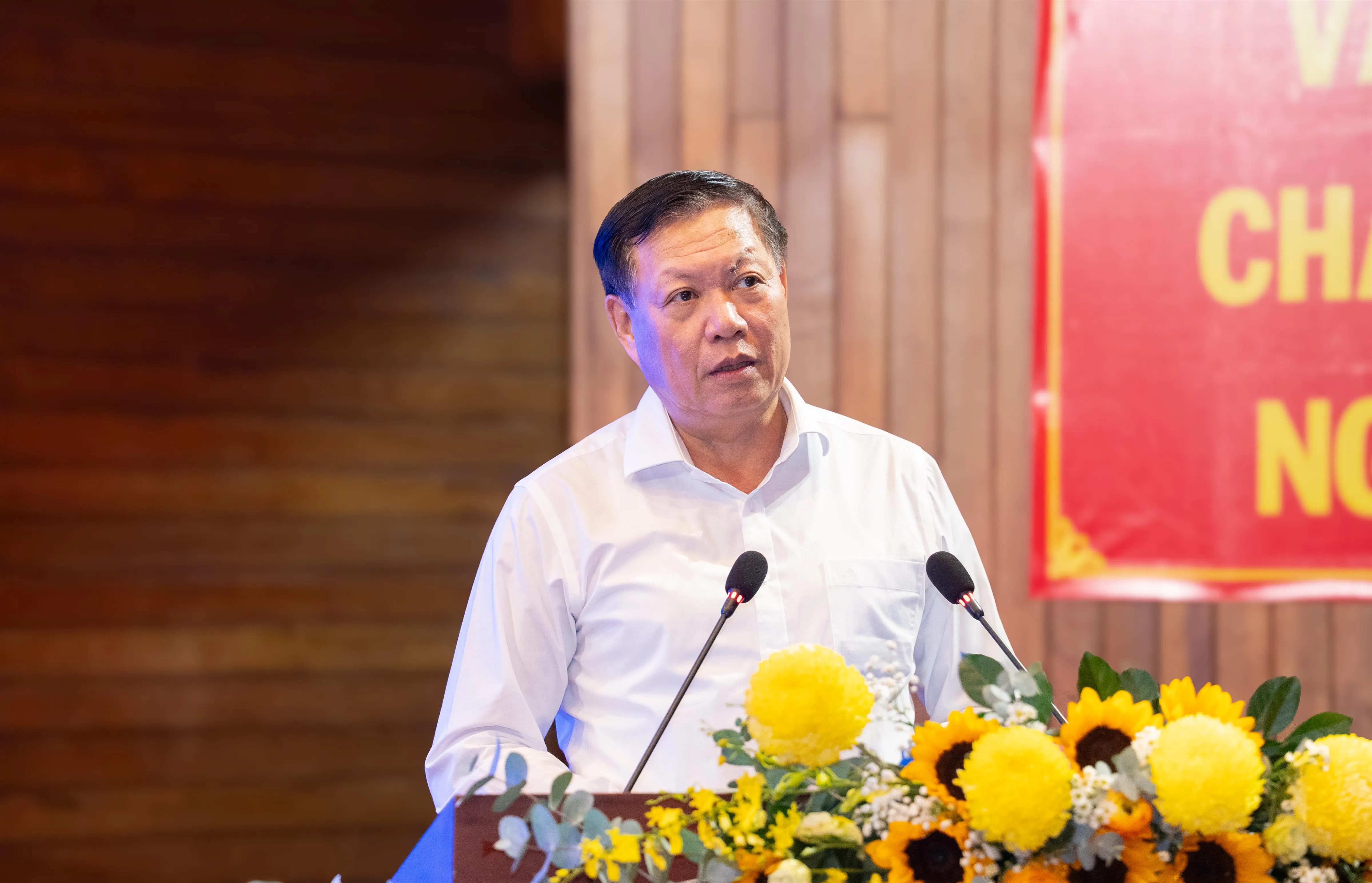 Thứ trưởng Bộ Y tế Đỗ Xuân Tuyên