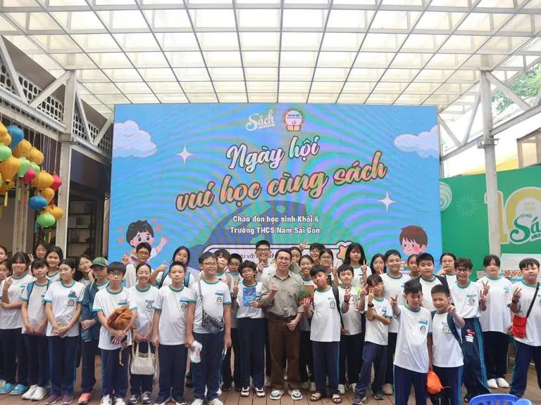 duong-sach-tphcm-to-chuc-cac-hoat-dong-thu-hut-cac-em-hoc-sinh_20260418114920