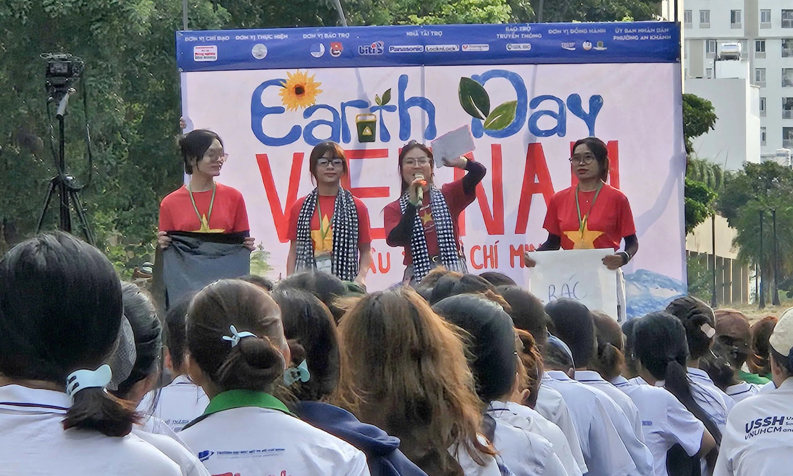 Hơn 100.000 Tình nguyện viên chung tay vì môi trường xanh