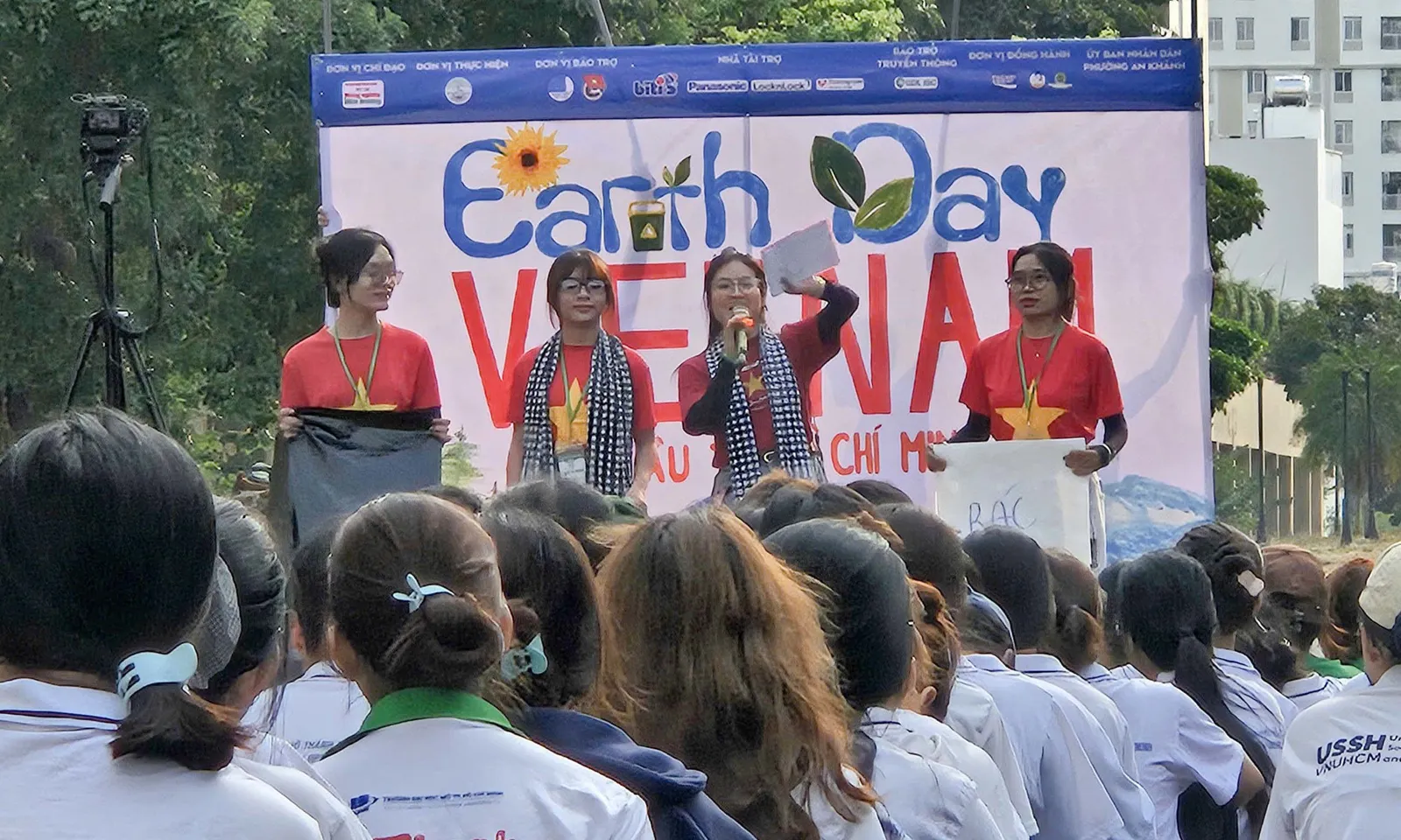 Hơn 100.000 Tình nguyện viên chung tay vì môi trường xanh