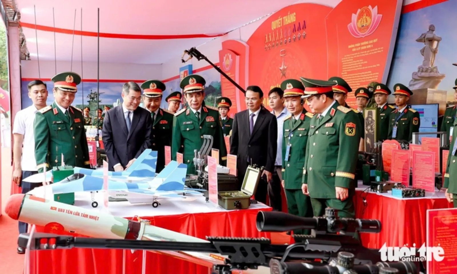 Thủ tướng: Quân khu 4 xây dựng lực lượng “tinh, gọn, mạnh”, bảo vệ vững chắc Tổ quốc