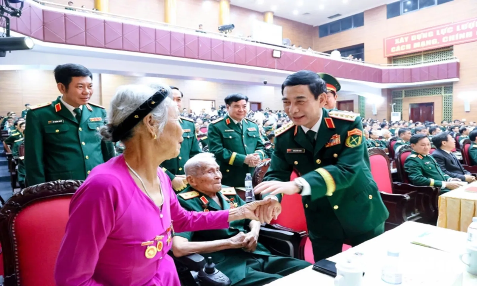 Thủ tướng Quân khu 4 xây dựng lực lượng “tinh, gọn, mạnh”, bảo vệ vững chắc Tổ quốc – Hình 3