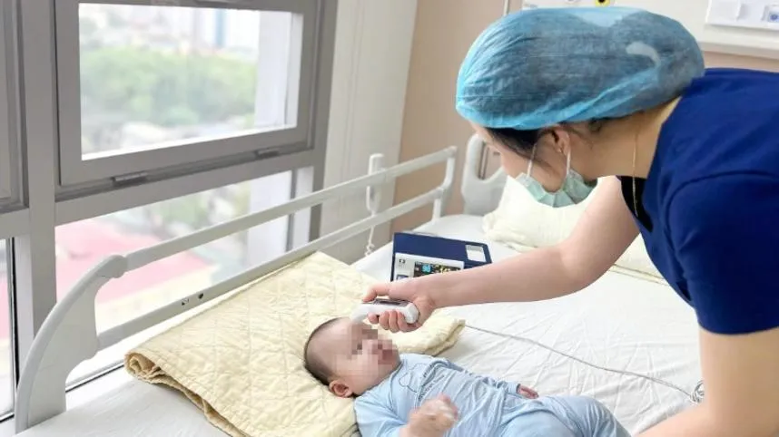 Bệnh tay chân miệng tiếp tục diễn biến phức tạp, cảnh giác biến chứng nặng 