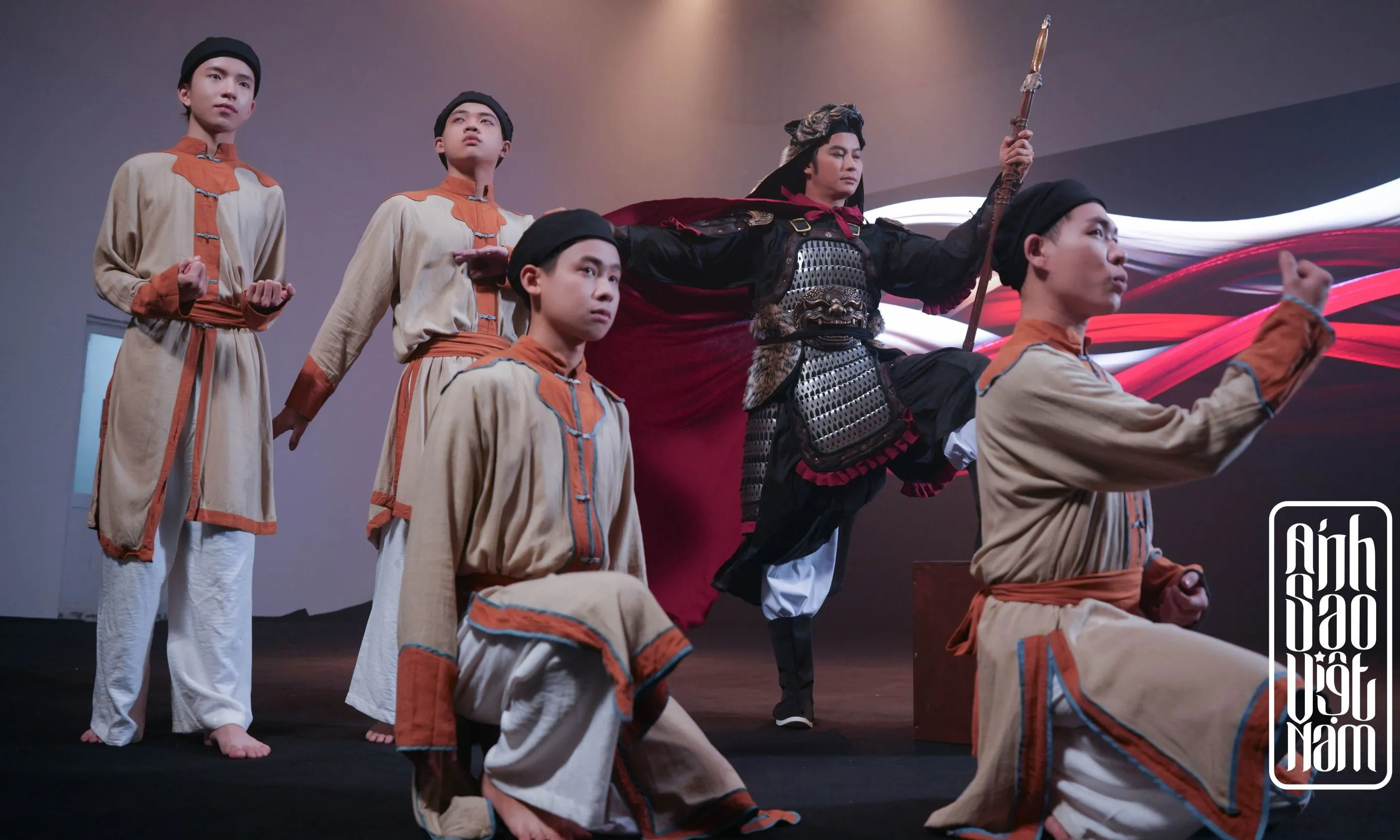 NSƯT Võ Minh Lâm ra mắt MV ‘Ánh sao Việt Nam’, lan tỏa tinh thần và hào khí dân tộc Việt