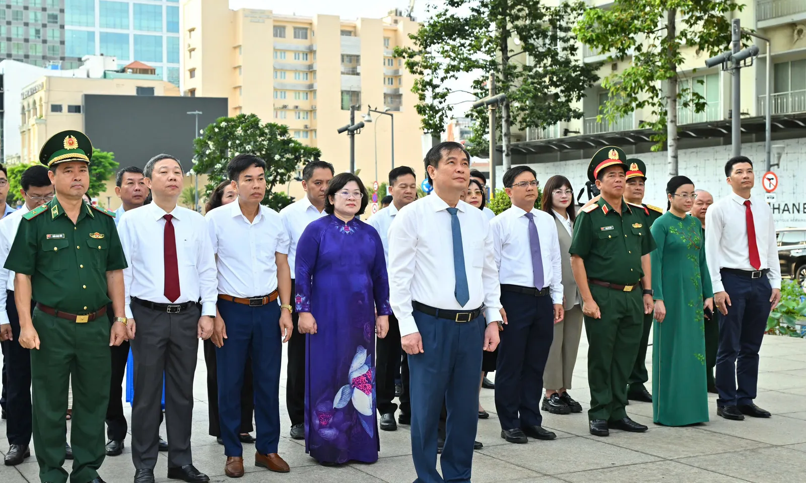 Đoàn đại biểu Trung ương và TPHCM dâng hoa tưởng nhớ Chủ tịch Hồ Chí Minh