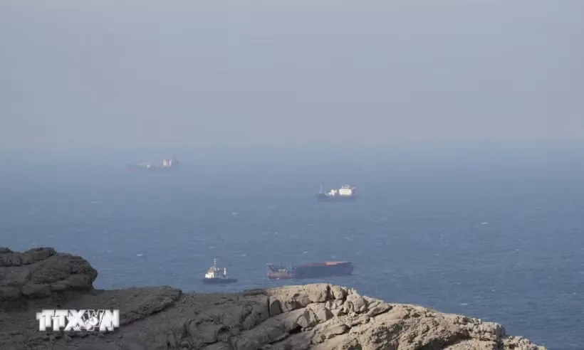 Eo biển Hormuz tiếp tục gia tăng căng thẳng