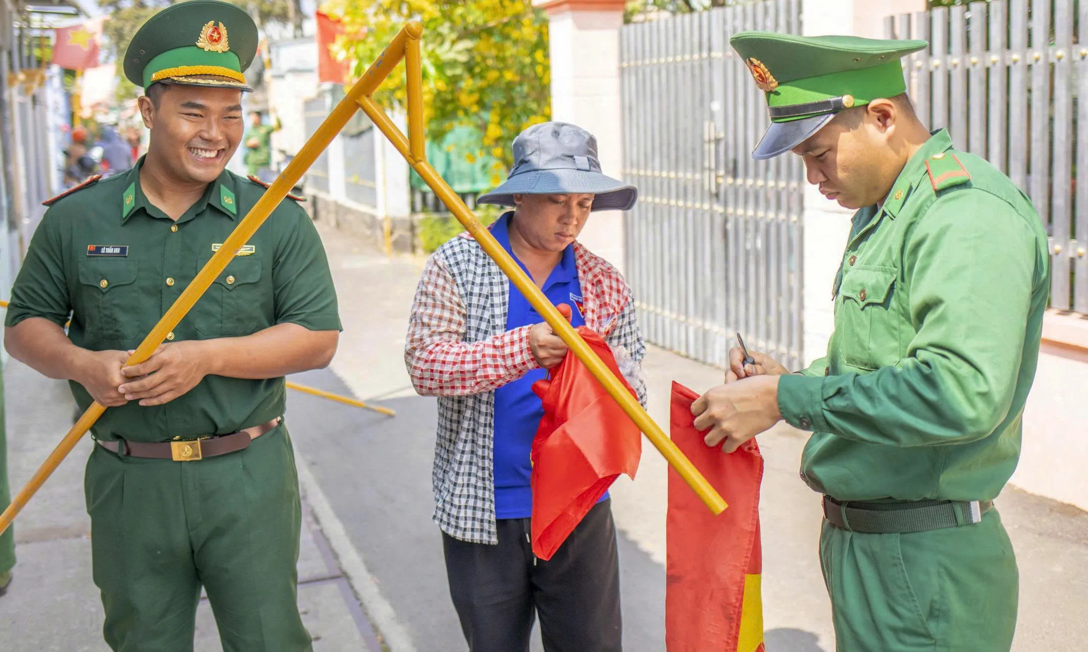 Rực rỡ đường cờ, “Bữa ăn nghĩa tình” hướng về nhân dân