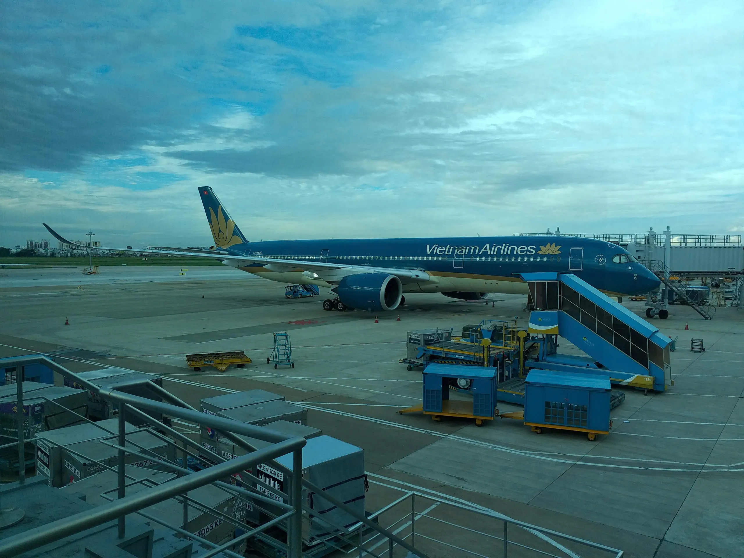 máy bay sân bay Tân Sơn Nhất