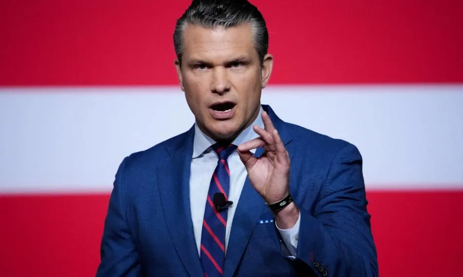 Mỹ tuyên bố kiểm soát Hormuz, cảnh báo cứng rắn Iran