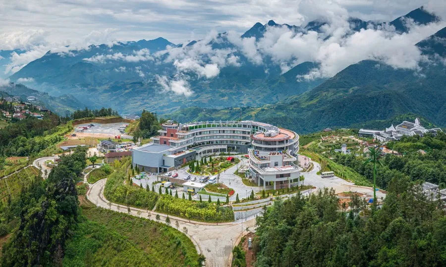 Đến Sapa check-in khu nghỉ dưỡng mang hình chiếc khuyên tai ở “Đồi Con Gái”