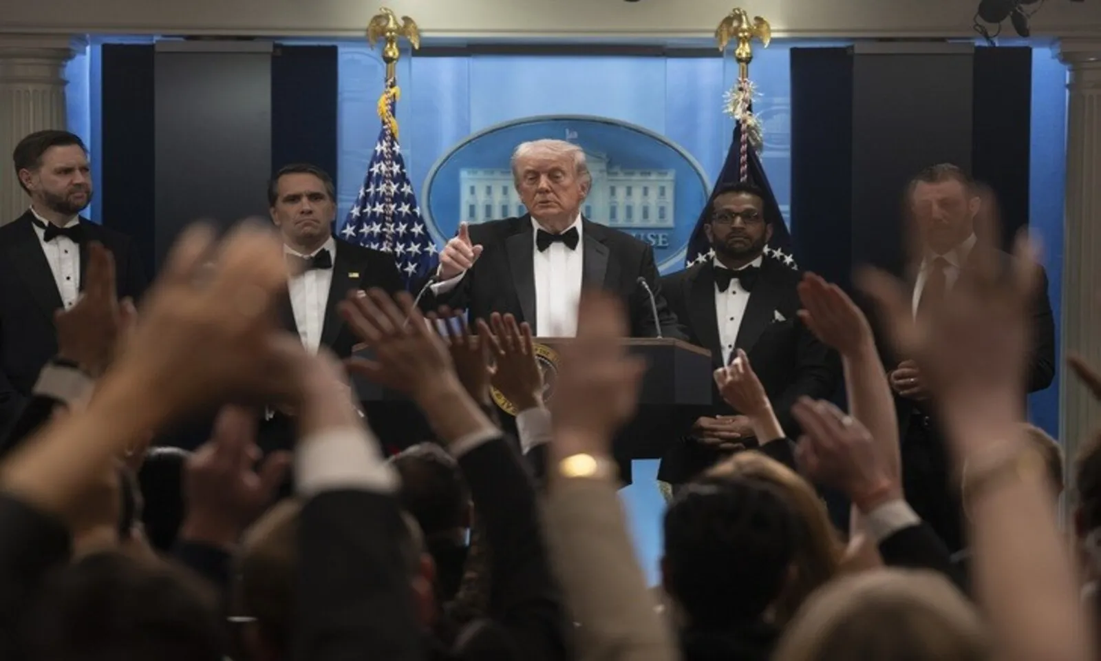 An ninh “đa lớp” Nhà Trắng bị xuyên thủng tại tiệc báo chí, vì sao vẫn xảy ra sự cố – Hình 1