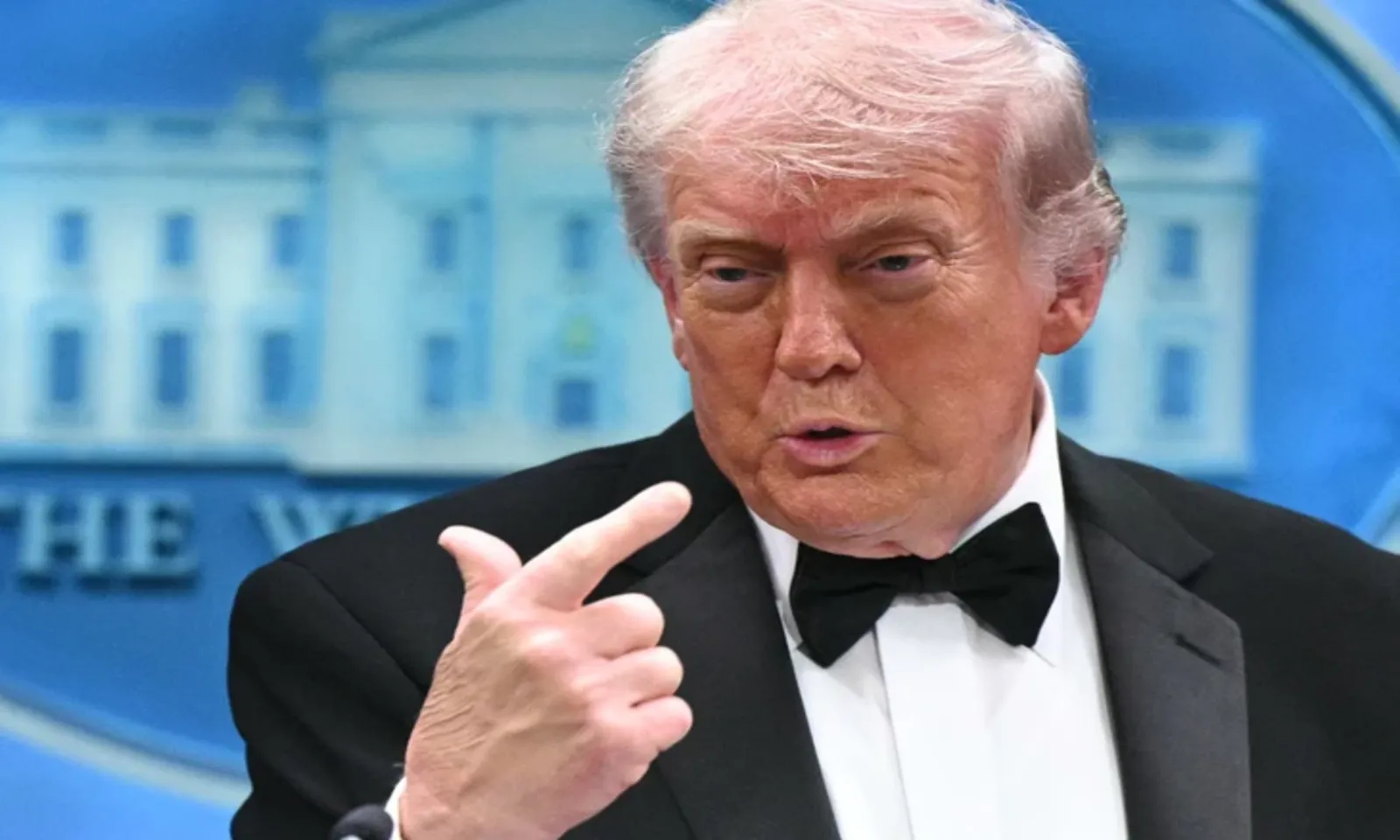 Ông Donald Trump Bị nhắm tới vì “tạo ảnh hưởng lớn” sau vụ nổ súng tại tiệc báo chí – Hình 1