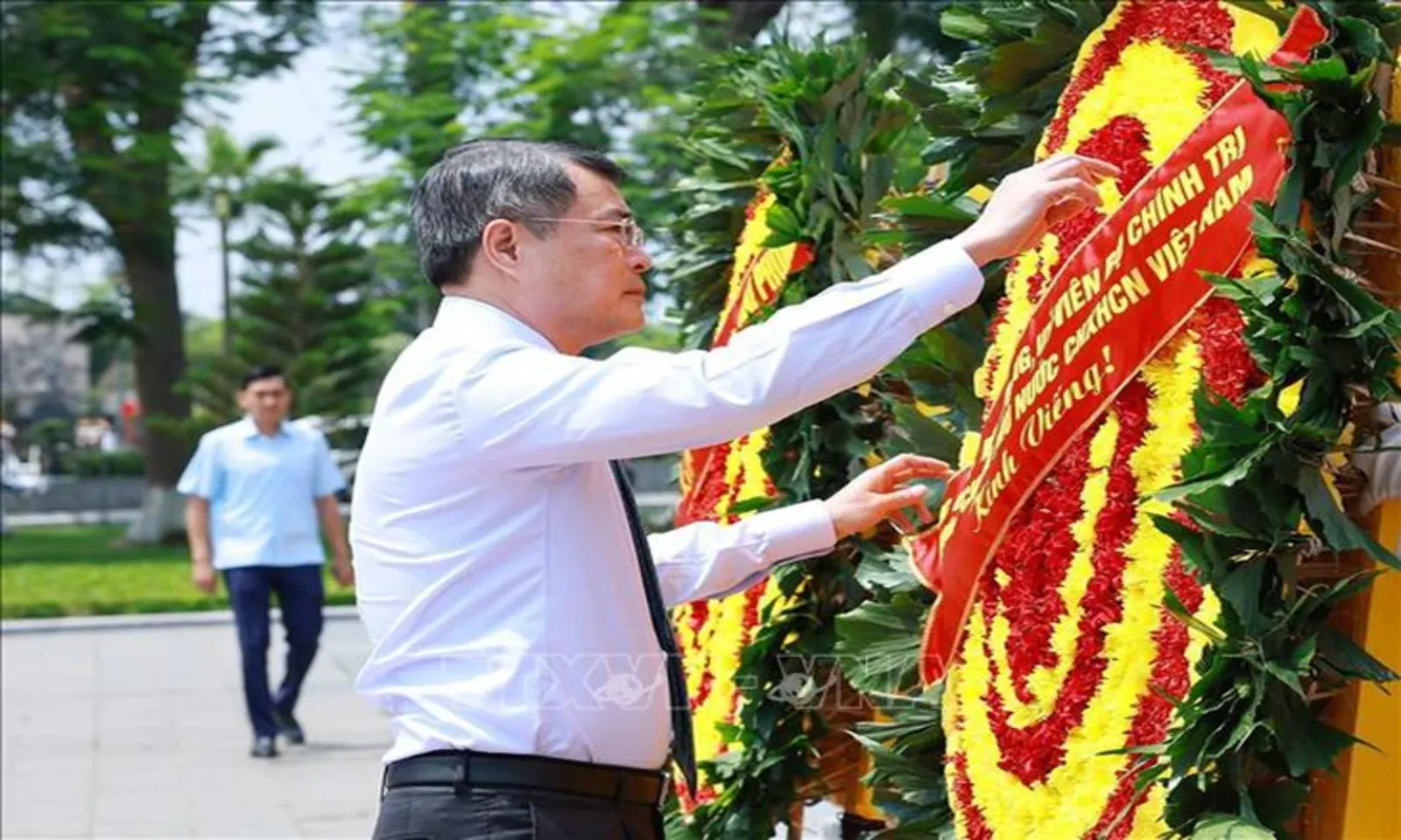 Thủ tướng Lê Minh Hưng dâng hương tri ân tại Hải Phòng – Hình 2