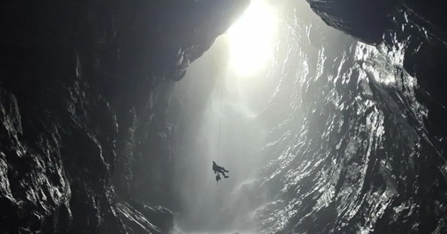 Chuyên gia hé lộ bí ẩn dưới hố sụt sâu 350 m ở Phong Nha - Kẻ Bàng