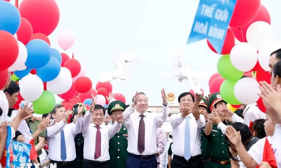 Tổng Bí thư, Chủ tịch nước Tô Lâm dự Lễ thượng cờ Thống nhất non sông”