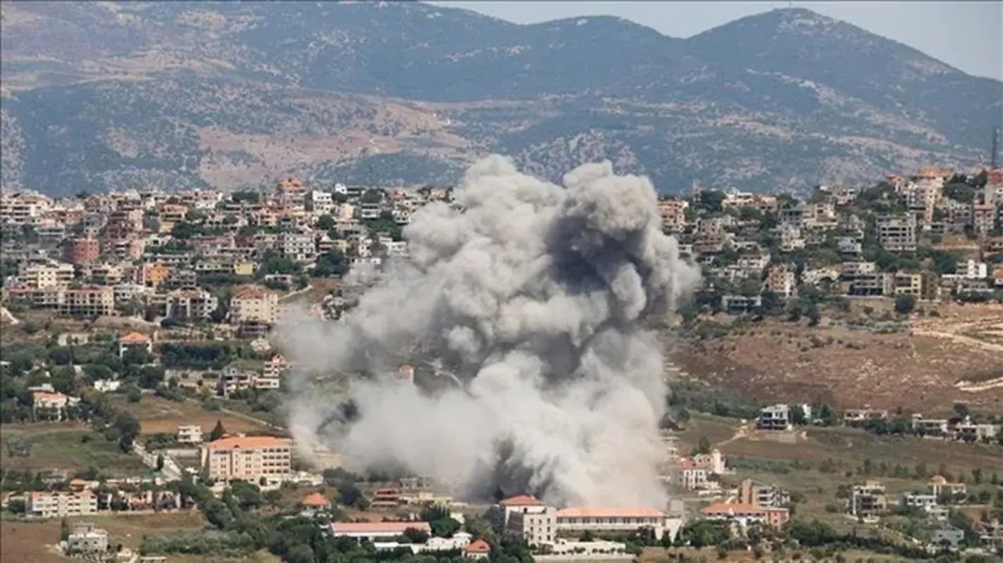 Một vụ không kích của Israel tại Lebanon. Ảnh ANADOLU