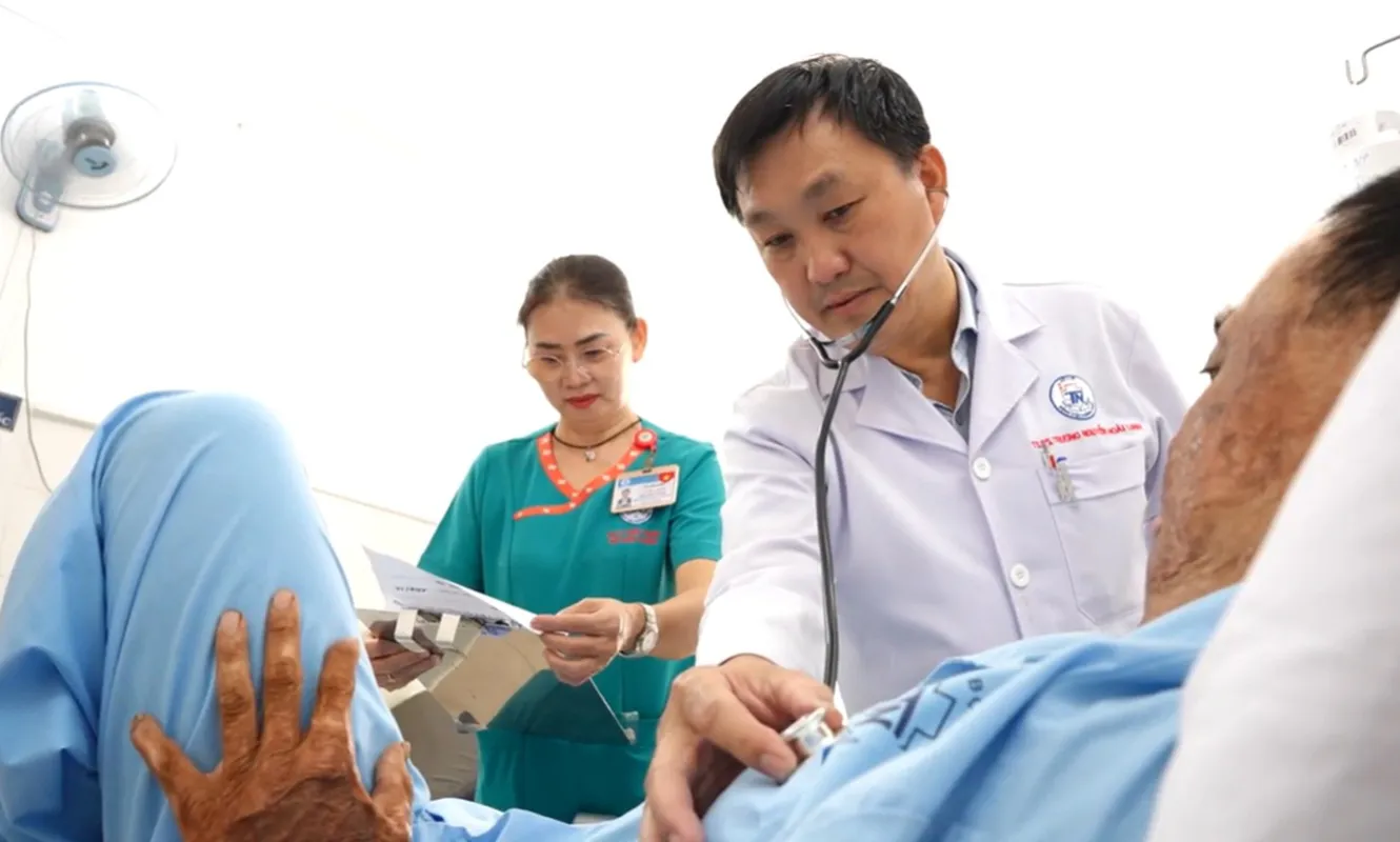 Cứu sống ca vết thương xuyên tim nguy kịch trong gang tấc