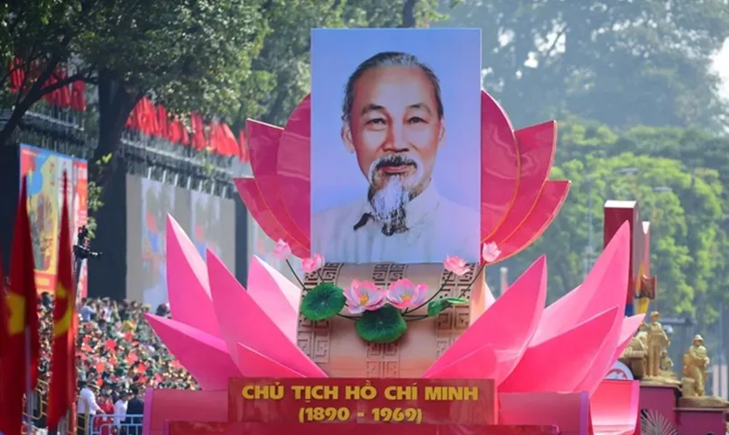 TPHCM chi 1 triệu đồng cho mỗi hộ khó khăn nhân 50 năm thành phố mang tên Bác