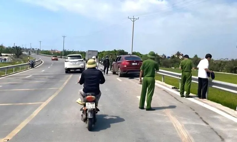 Tai nạn trên đường ven biển, 1 người tử vong