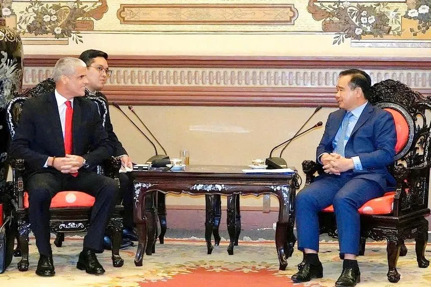 TPHCM tăng cường hợp tác các lĩnh vực y tế, sản xuất thuốc với Cuba