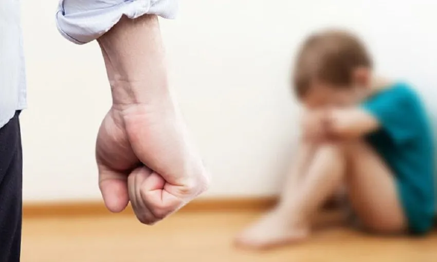 Bé gái 4 tuổi ở Hà Nội tử vong sau khi bị cha dượng và mẹ đẻ bạo hành