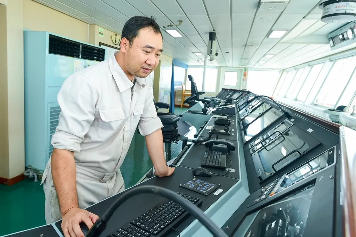 Ảnh minh hoạ thuyền viên làm việc trên tàu