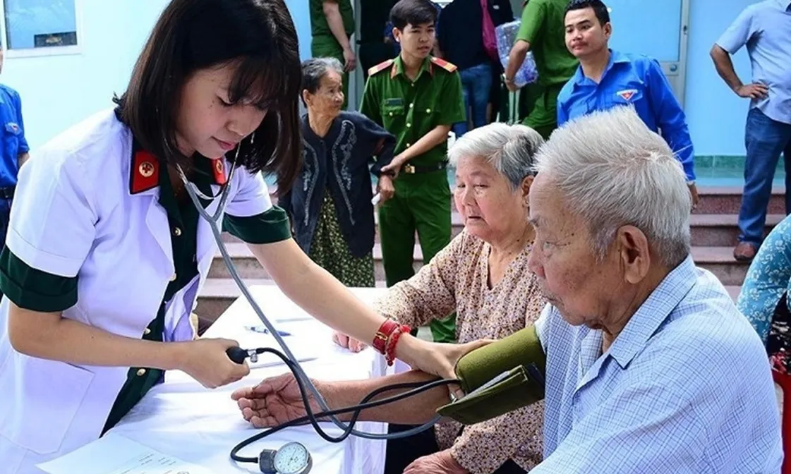 Đề xuất phạt nặng hành vi tung “phác đồ chữa bệnh” sai lệch trên mạng