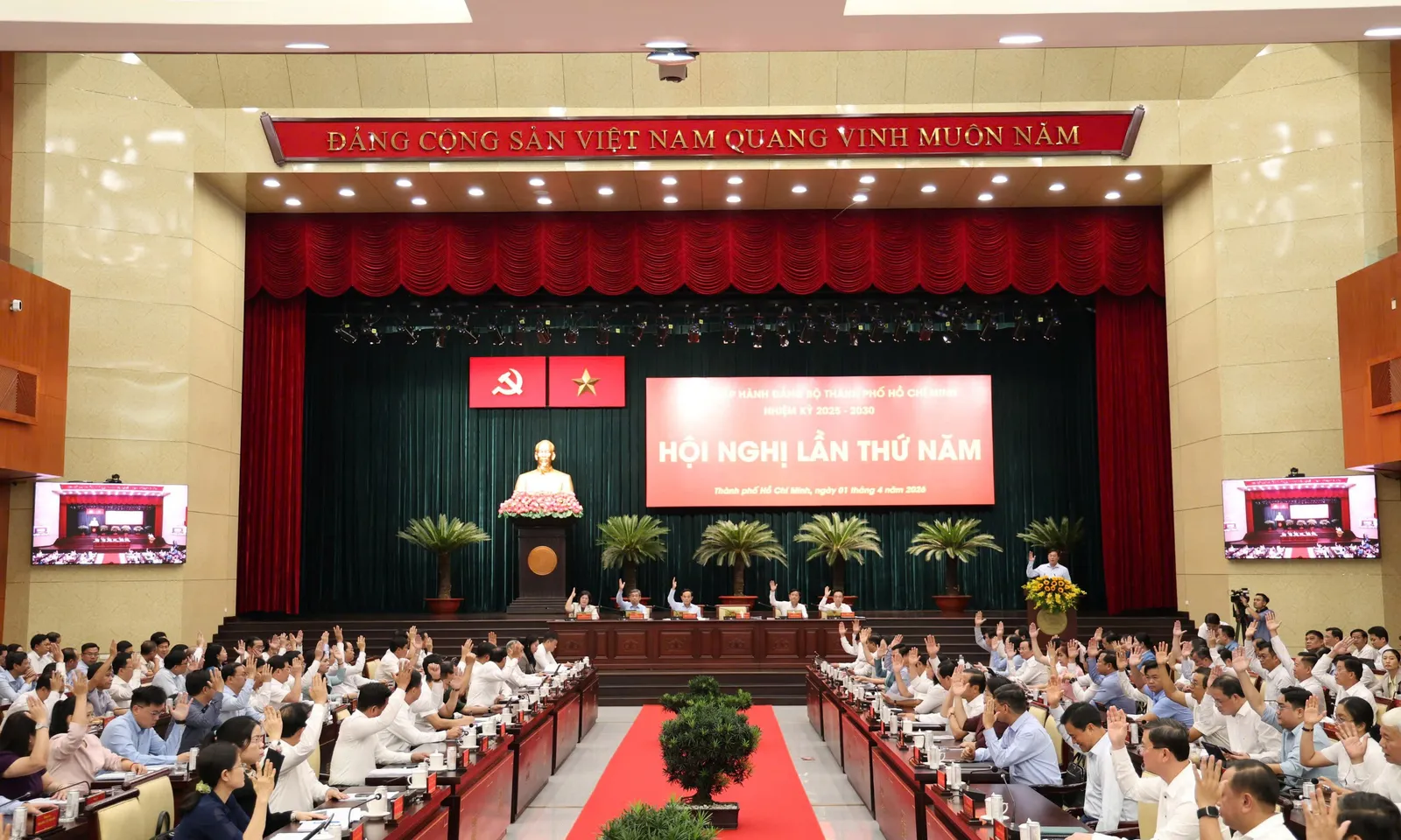 Nhiều giải pháp thúc đẩy tăng trưởng kinh tế TPHCM đạt mục tiêu 2 con số 