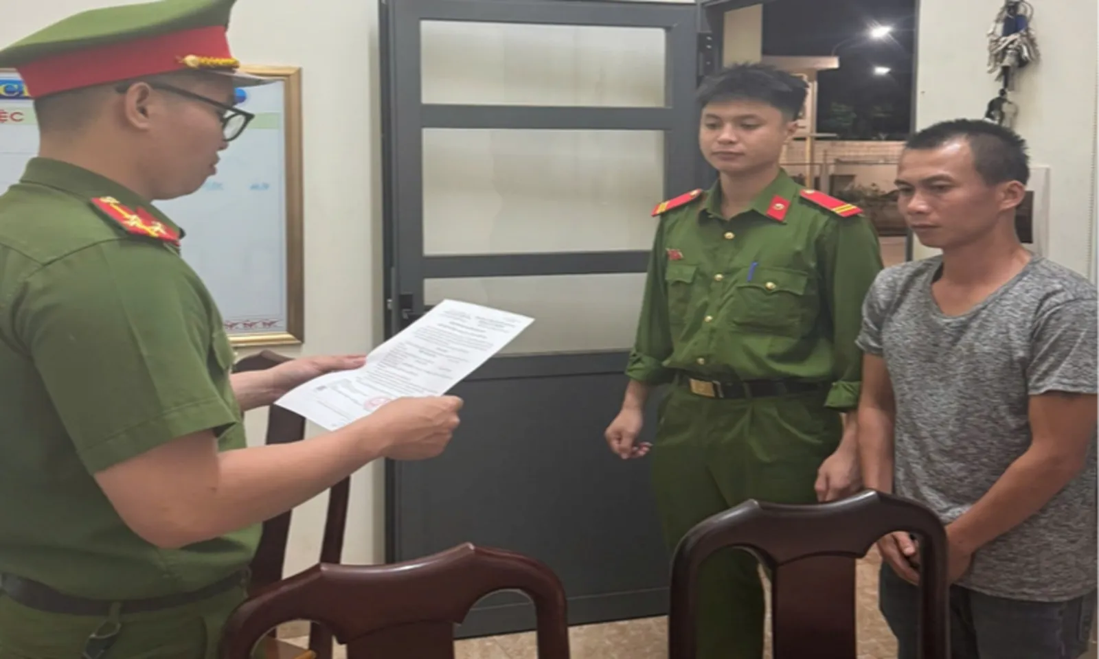 Khởi tố tài xế xe tải tông taxi, 2 người tử vong – Hình 1