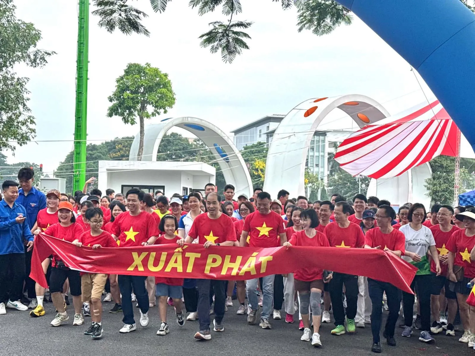 ngan-buoc-chan-1
