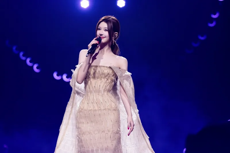 voh-trieu-lo-tu-duoc-va-mat-gi-sau-concert-bangkok-gay-bao-16