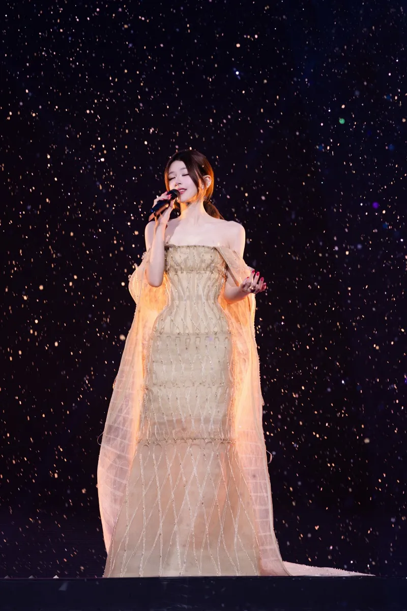 voh-trieu-lo-tu-duoc-va-mat-gi-sau-concert-bangkok-gay-bao-17