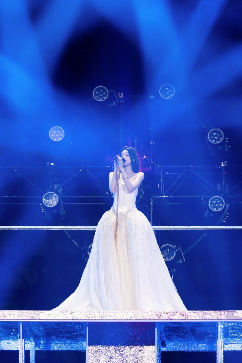 voh-trieu-lo-tu-duoc-va-mat-gi-sau-concert-bangkok-gay-bao-23