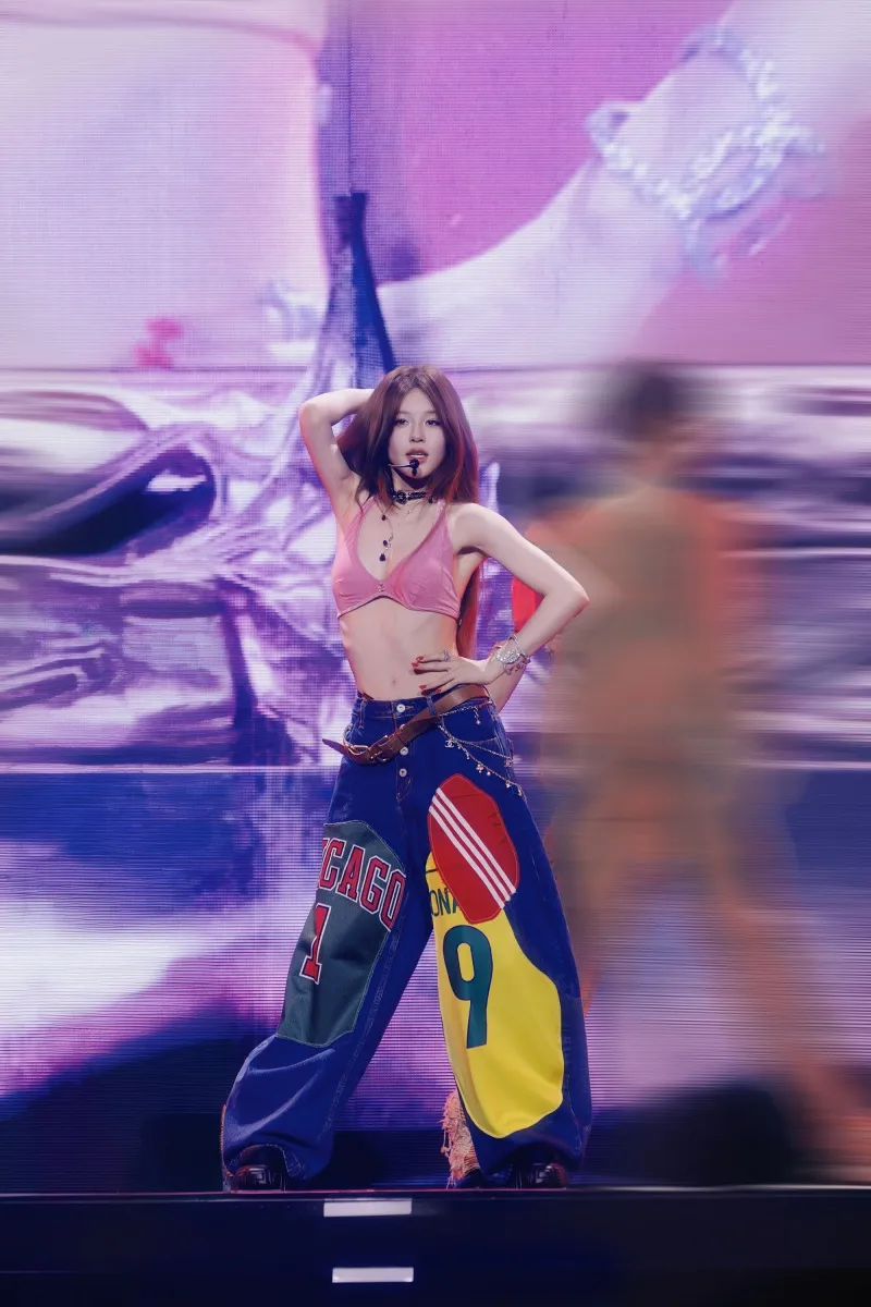 voh-trieu-lo-tu-duoc-va-mat-gi-sau-concert-bangkok-gay-bao-3